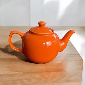 Old Amsterdam Porcelain Works, orange teapot 1701, excellent condition